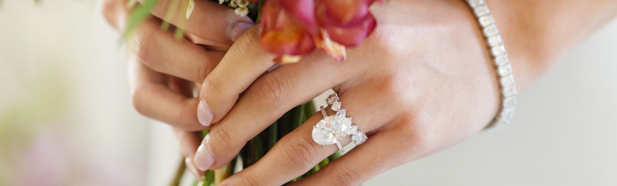 LOVE IS IN THE AIR: YOUR GUIDE TO ENGAGEMENT RING SHOPPING