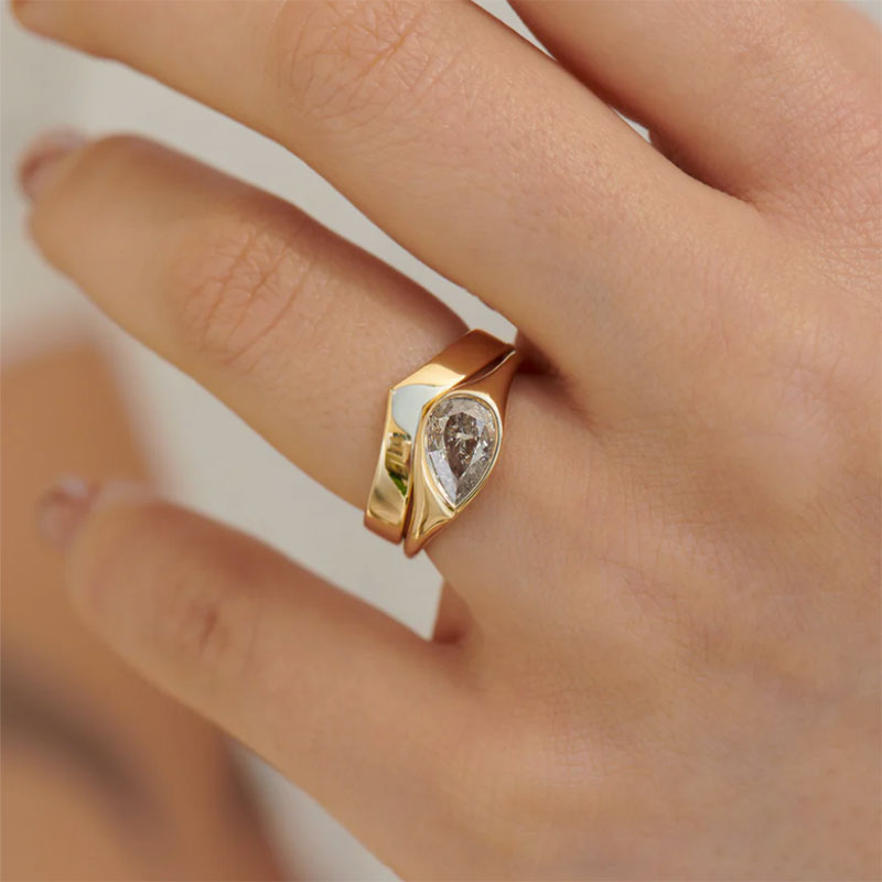 Artemer 18kt Yellow Gold and Diamond Elation Signet Ring